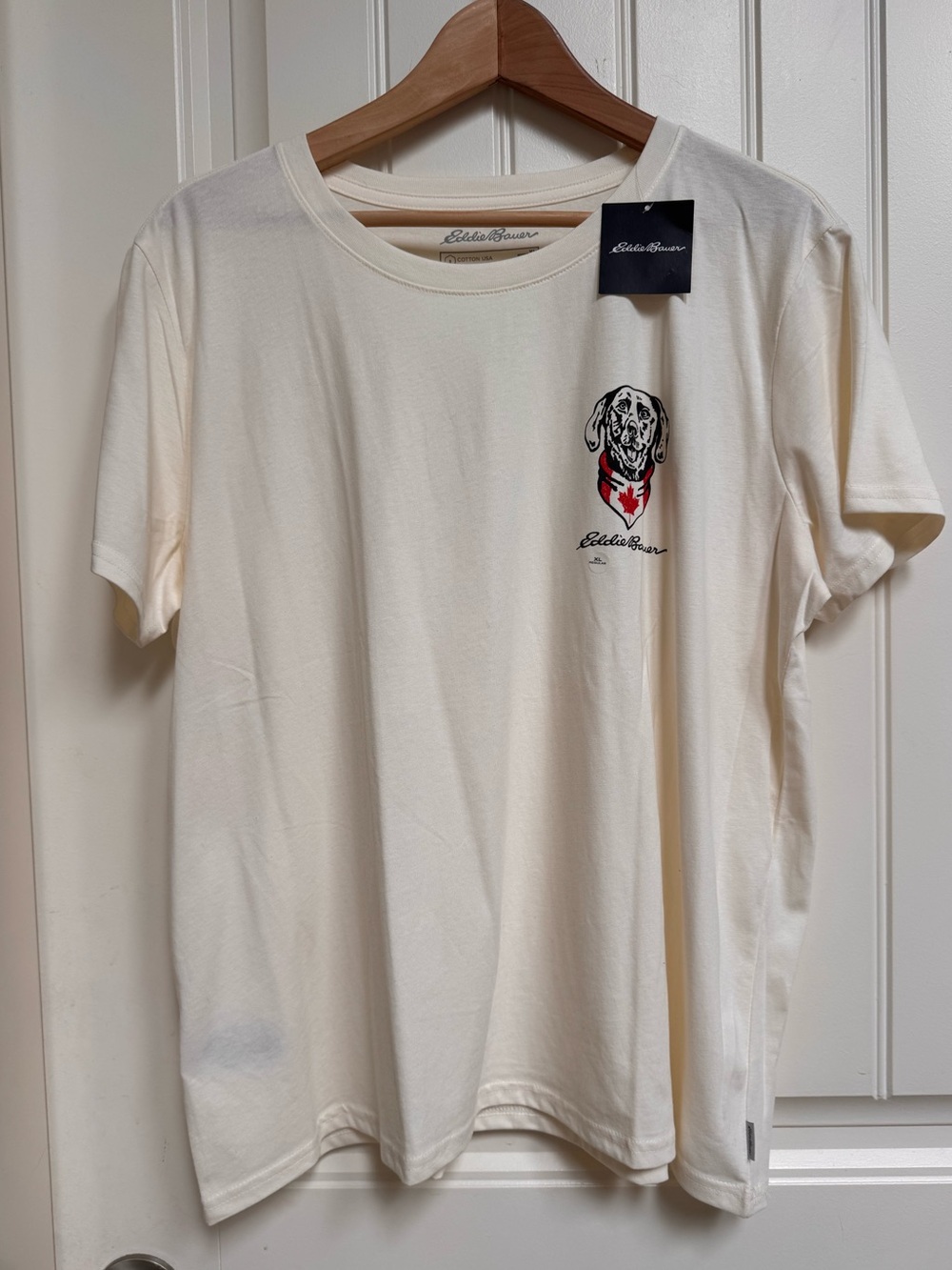 NWT Eddie Bauer Cream Canada Retriever Graphic T Shirt. Size XL